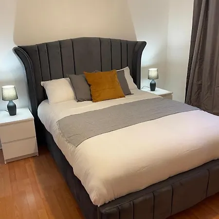 Entire 2 Bedroom Beautiful Newly Furnished Flat Glasgow Exterior photo